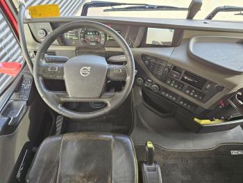 Volvo FH 16.650 8x4 / HIAB 105 t/m CRANE / KRAN